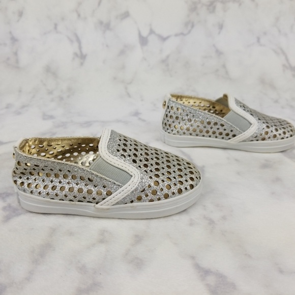 Stuart Weitzman Silver Baby Shoes size 4 metallic - Picture 1 of 8